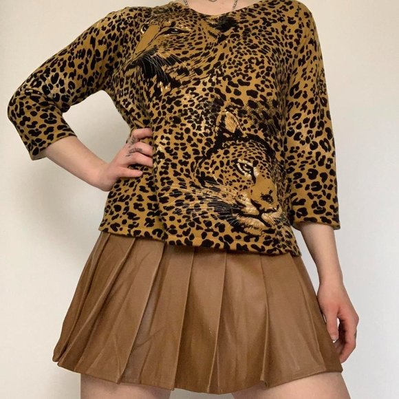 Tops - Vintage 90s Campy Leopard Print Artsy Graphic 3/4 Sleeve Top